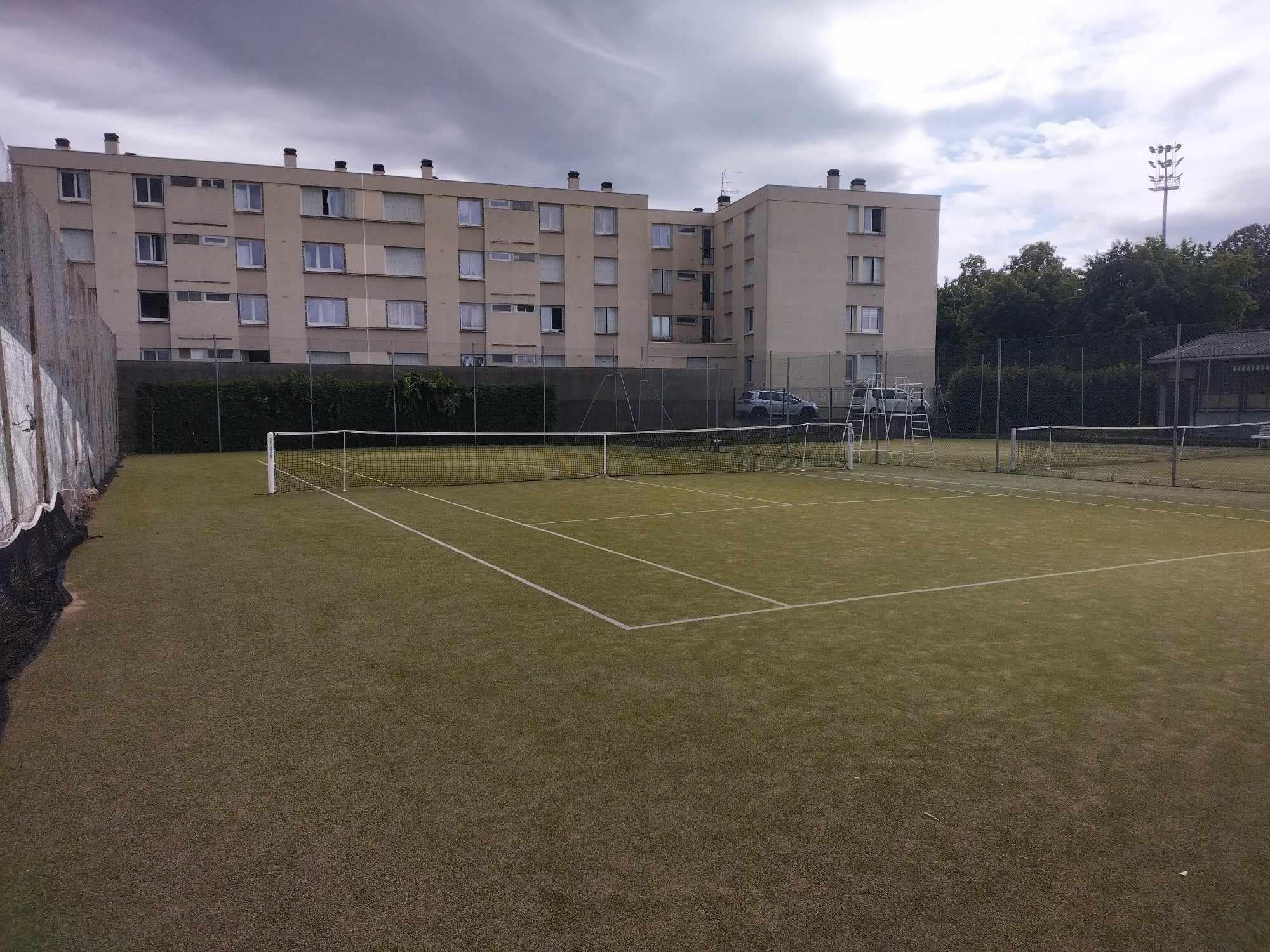 Courts B et C (gazon synthétique)